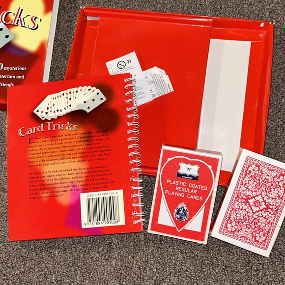 •5 FOR $10 KIDS TOYS• Card Tricks Book By Terry Eagle With 2 Decks Of Cards - Picture 4 of 4